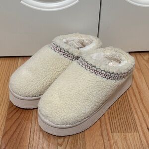Cozy Cream Fleece Slippers